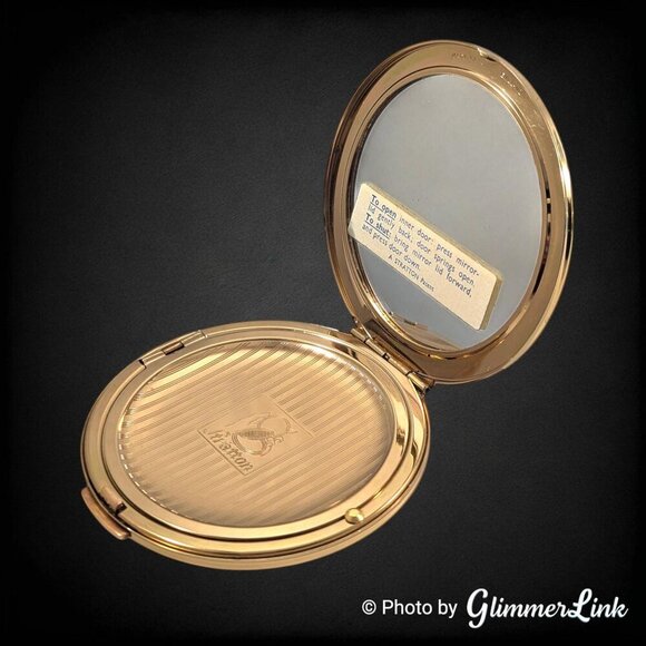 Vintage 1950 Stratton Crinoline Lady Garden Scene Gold Tone Compact - Picture 3 of 10